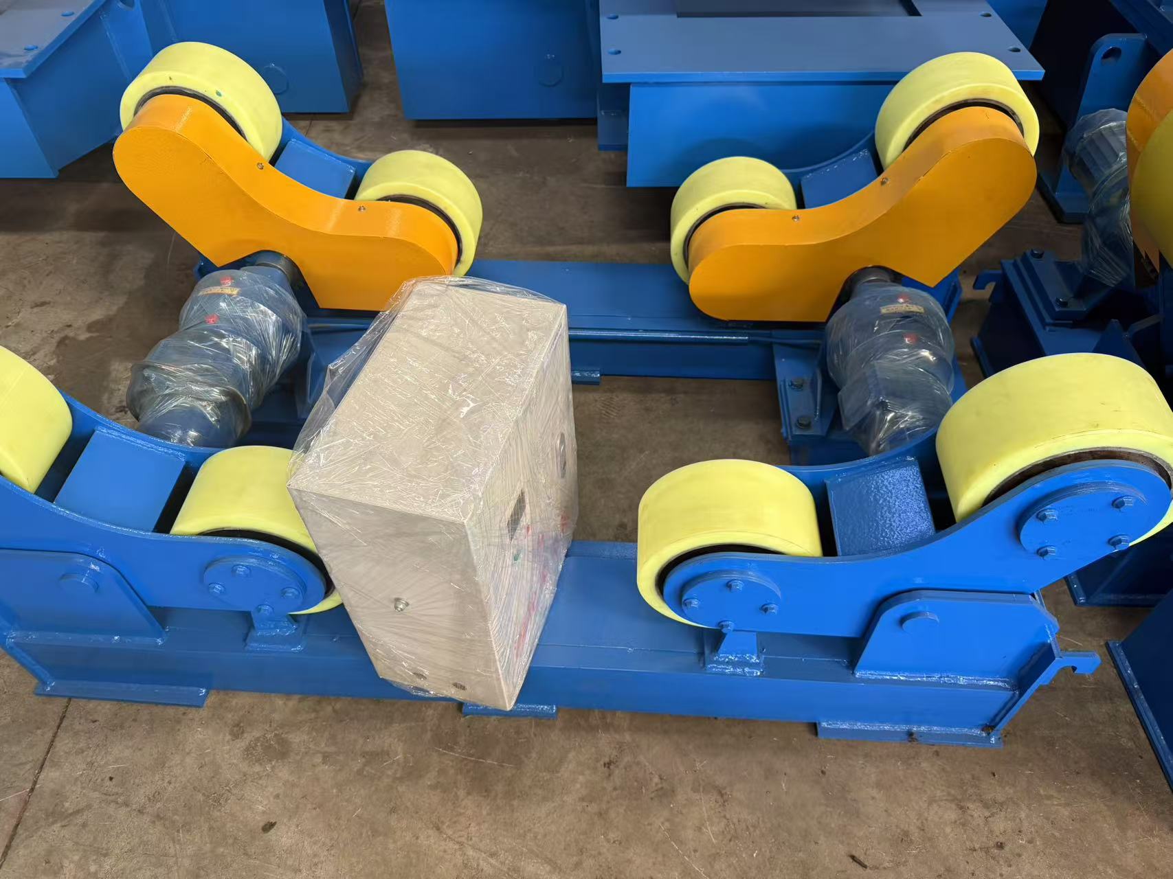 10吨自调试焊接滚轮架